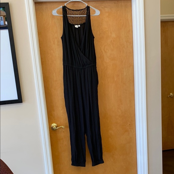 GAP Black Jumpsuit Elegant Structured Design - Picture 1 of 6